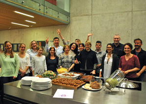 Healthy & sustainable - team cooking