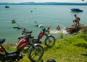Tour en moto près du lac de Morat - au Pays des Trois-Lacs