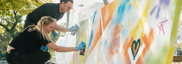 Action painting with spray cans