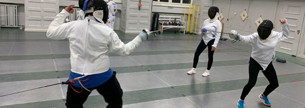 Team fencing – Cross the blade