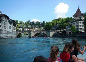 Tour dans la ville de Berne à bord d'un canoë sur l'Aare