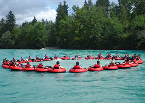 River Tubing auf der Aare zwischen Uttigen und Bern