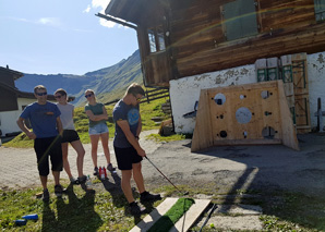 Alpine team games in the Berner Oberland