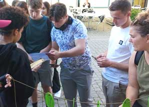 Spectacle interactif personnalisé en plein air avec des acteurs