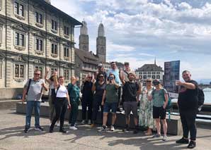 Spectacle interactif personnalisé en plein air avec des acteurs