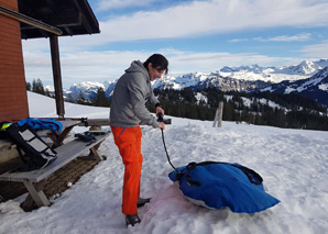 Airboarden und Schneeschuhlaufen