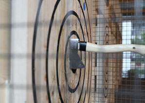 Axe throwing in the Lausanne area