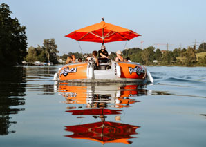 Barbecue sur l'Aar dans le bateau