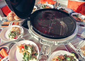 Barbecue sur l'Aar dans le bateau