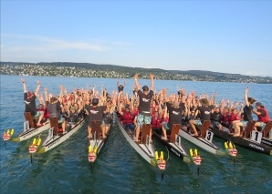 Événement d'équipe sur un bateau-dragon