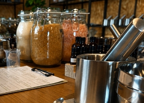 Duft-Workshop: Peeling und Parfüm selber herstellen