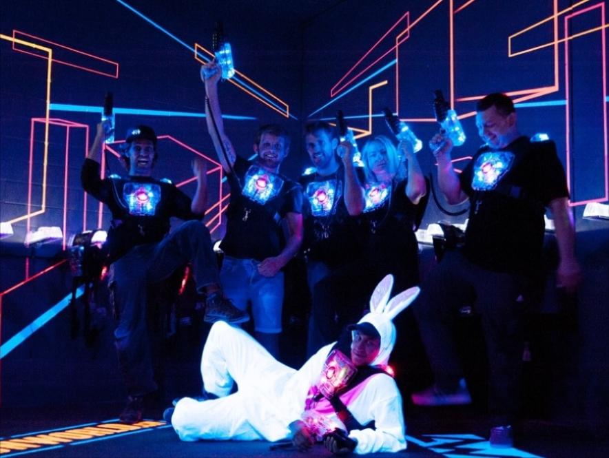 Le plaisir du laser tag - la victoire grâce à l'esprit d'équipe et à l'adresse