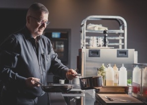 Team cooking course at a restaurant in Biel