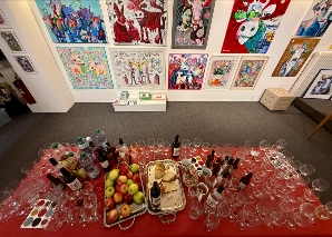 Peinture d'enterrement de vie de jeune fille : créer ensemble une œuvre d'art pour la mariée