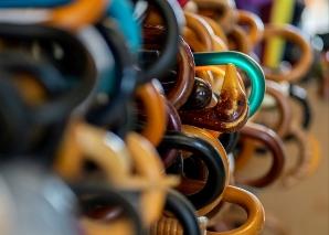 Führung durch die Schirmreparatur-Werkstatt