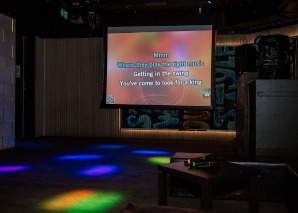 Événement karaoké privé pour les équipes