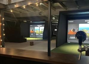 Indoor Golf mit Lounge-Atmosphäre