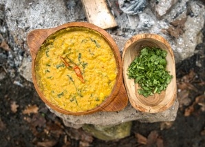 Teamkochen am offenen Feuer