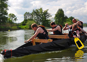 Construction de bateaux en équipe