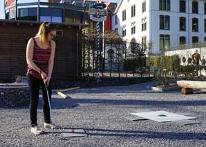 Office and hotel golf (mobile mini golf)