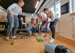 Tournoi de golf au bureau