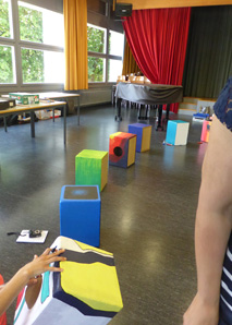 Atelier de construction de cajatón avec des tambours