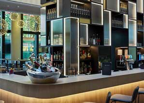 Cocktailmixen über den Dächern von Basel