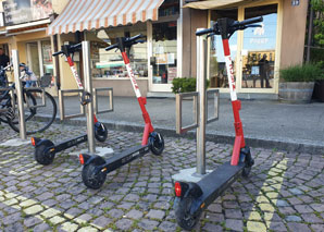 Des scooters électriques dans les villes suisses