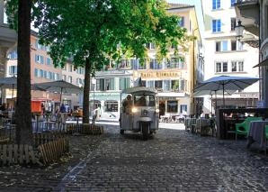 Tuktuk-Rundfahrt durch Zürich