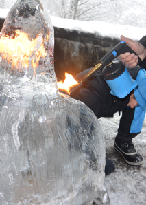 Eisskulpturen schnitzen