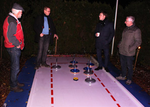 Eisstockschiessen mit Essen bei Basel