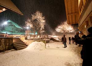 Jeux d'hiver en Emmental couronnés par une délicieuse fondue