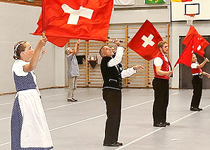 Fahnenschwingen im Team