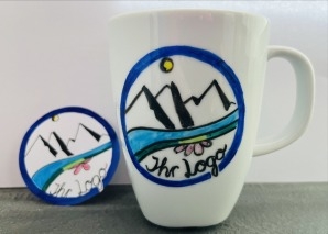 Keramik-Tasse mit Firmen-Logo bemalen