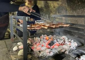 Forging a fondue fork or barbecue skewer