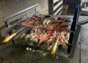 Forger une fourchette à fondue ou une brochette de barbecue