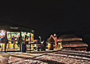 Après-ski with fondue in the Grisons mountains