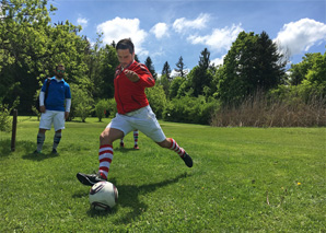 Fussballgolf auf dem 9-Loch-Platz