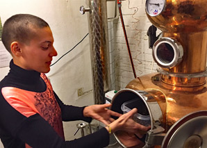 Distilling gin in a team