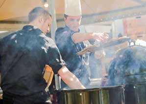 Gourmet grill workshop above the roofs of Bern