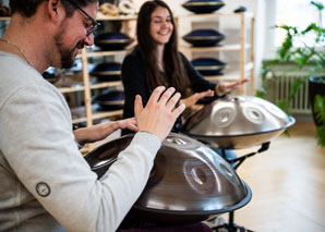 Handpan spielen – Rhythmus und Melodie als Gruppenerlebnis