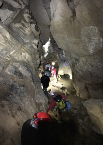 Raclette à discrétion dans les grottes - une aventure fascinante