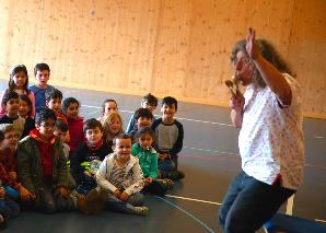 Atelier musical cuillère en bois - La batterie dans une main