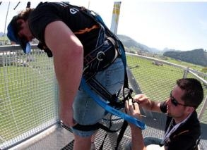 Vivre l'expérience unique du Houserunning - la descente le long d'une tour