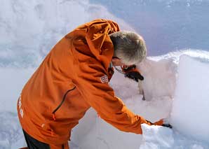 Igloo building in Appenzellerland