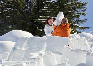 Construction d'igloo dans le pays d'Appenzell