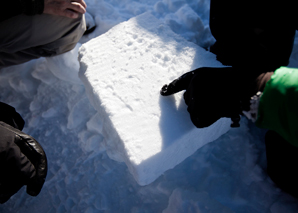 Construction d'igloos avec fondue ludique