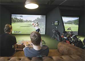 Indoor-Golf auf dem Golfsimulator