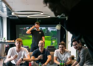 Indoor Golf auf dem Simulator