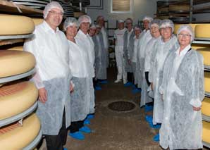 Cheese dairy tour in Emmental with aperitif